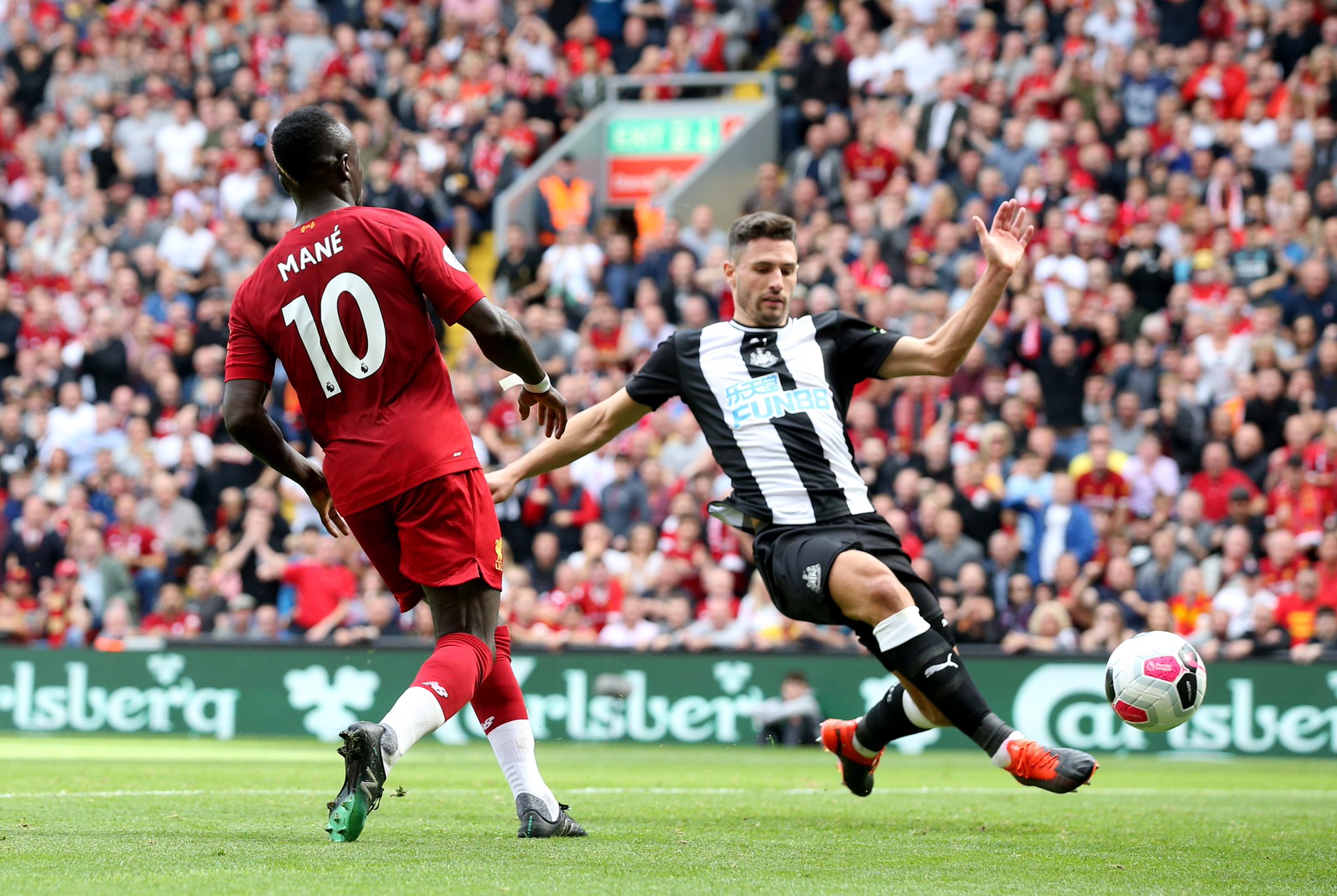 他渴望在与 他渴望在与